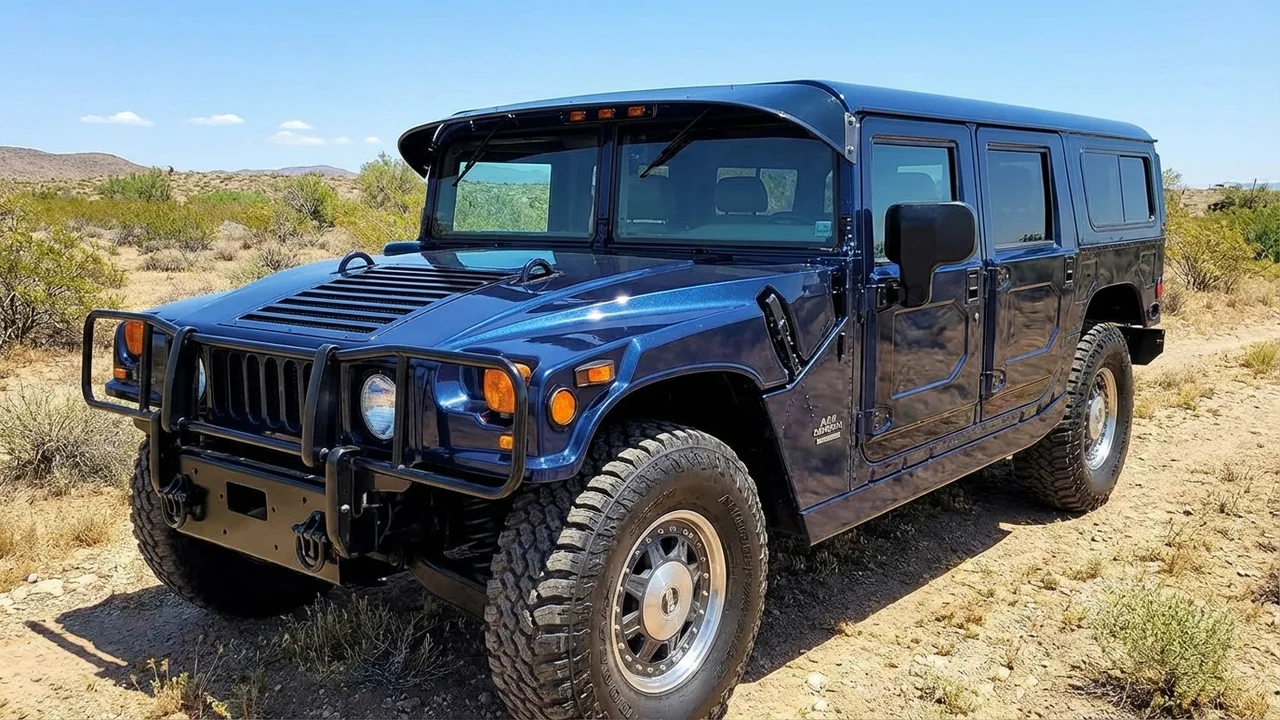 AM General 428 Windscreen Sunvisor - 1