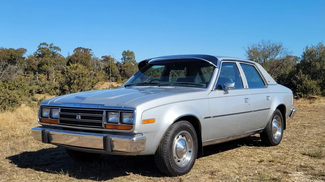 American Motors 428 Windscreen Sunvisor - 1