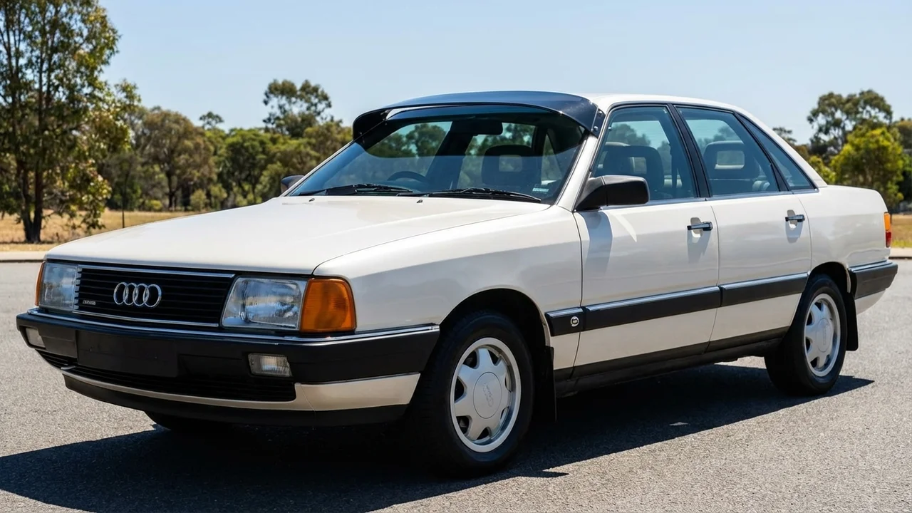 Audi 428 Windscreen Sunvisor - 1