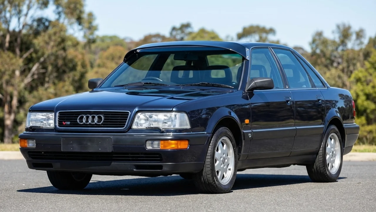 Audi 428 Windscreen Sunvisor - 1