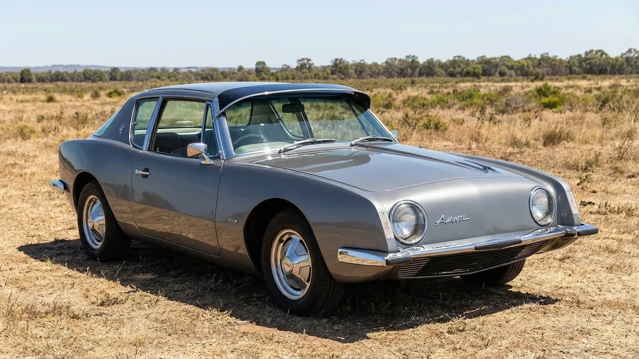 Avanti 428 Windscreen Sunvisor - 1