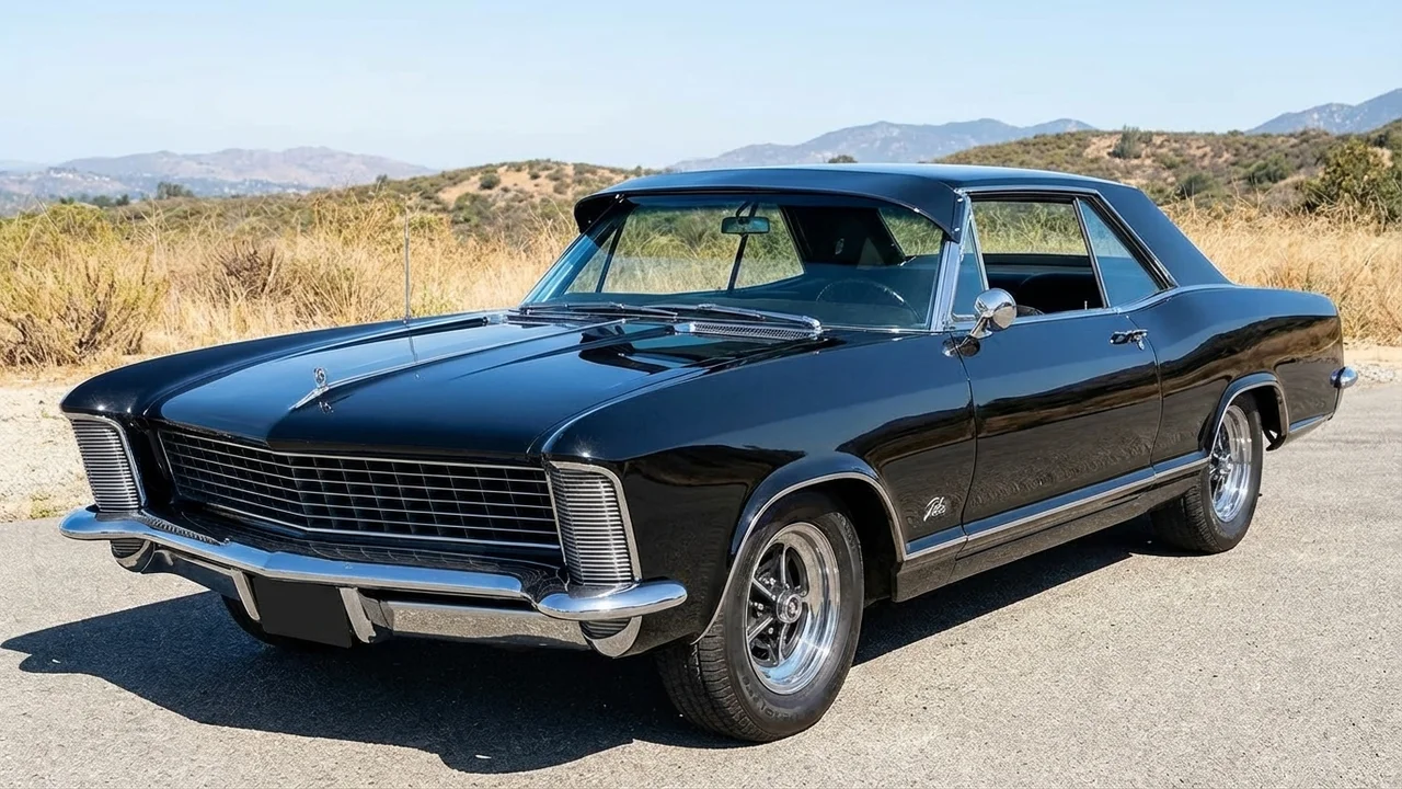 Buick 428 Windscreen Sunvisor - 1