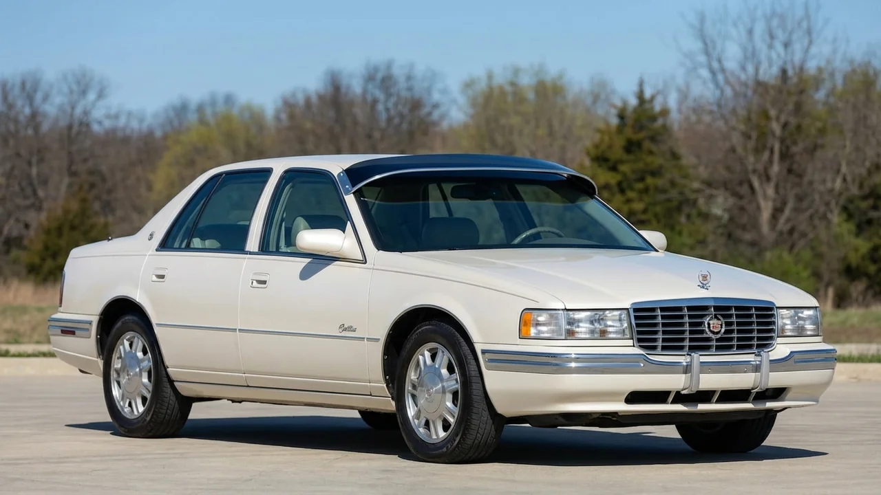 Cadillac 428 Windscreen Sunvisor - 1