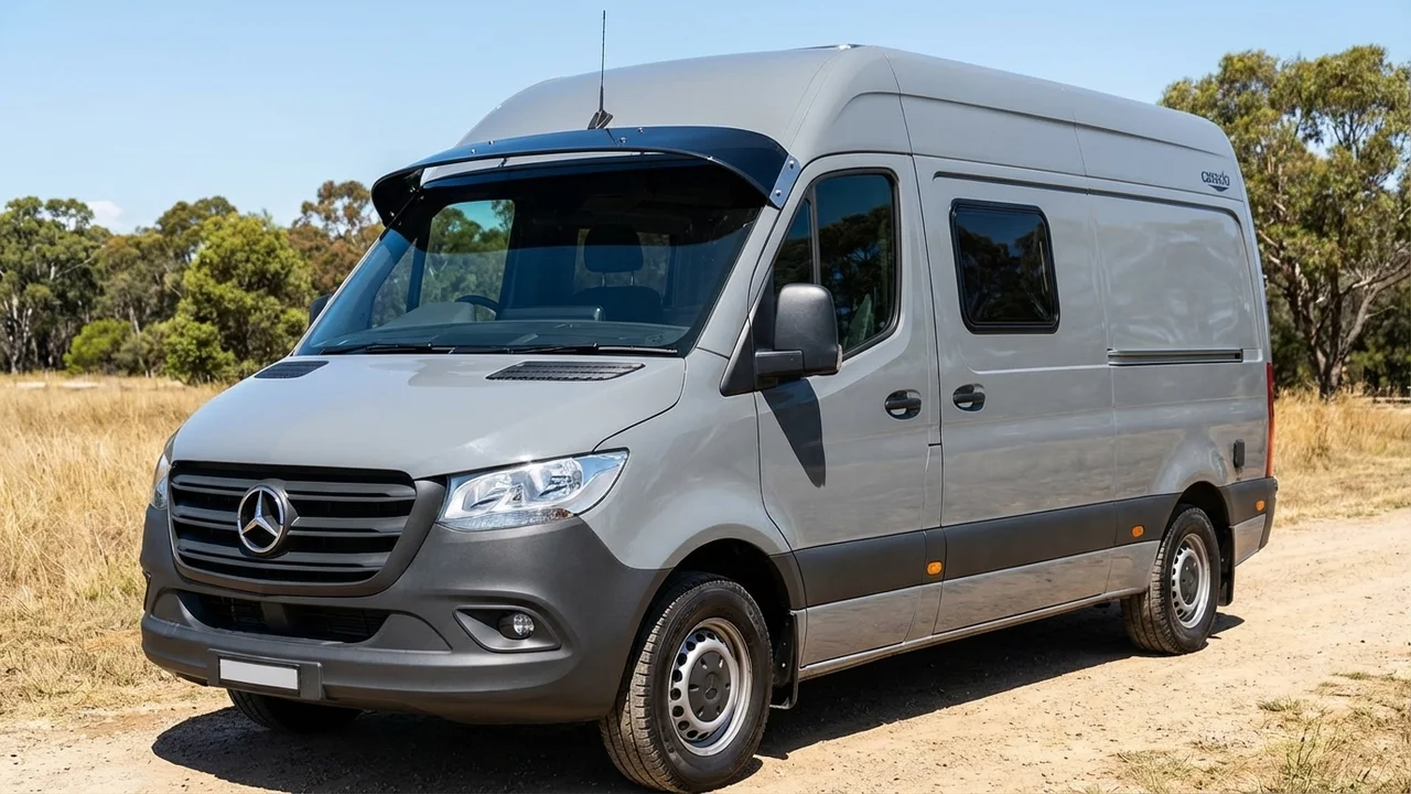 Carado 428 Windscreen Sunvisor - 1