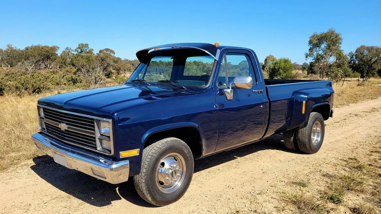 Chevrolet 428 Windscreen Sunvisor - 1