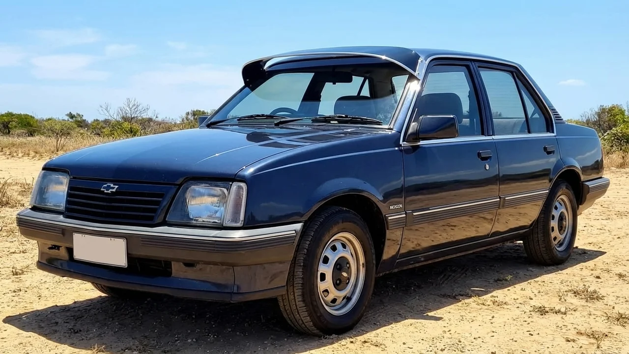 Chevrolet 428 Windscreen Sunvisor - 1