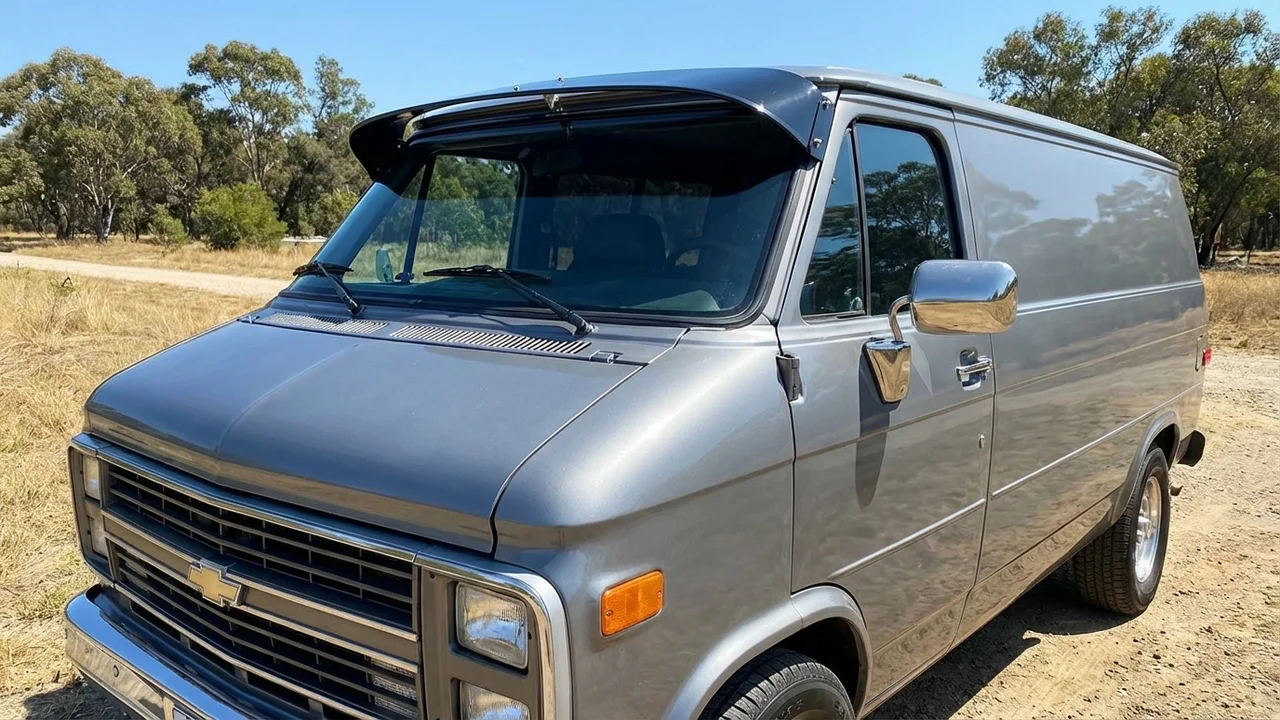 Chevrolet 428 Windscreen Sunvisor - 1