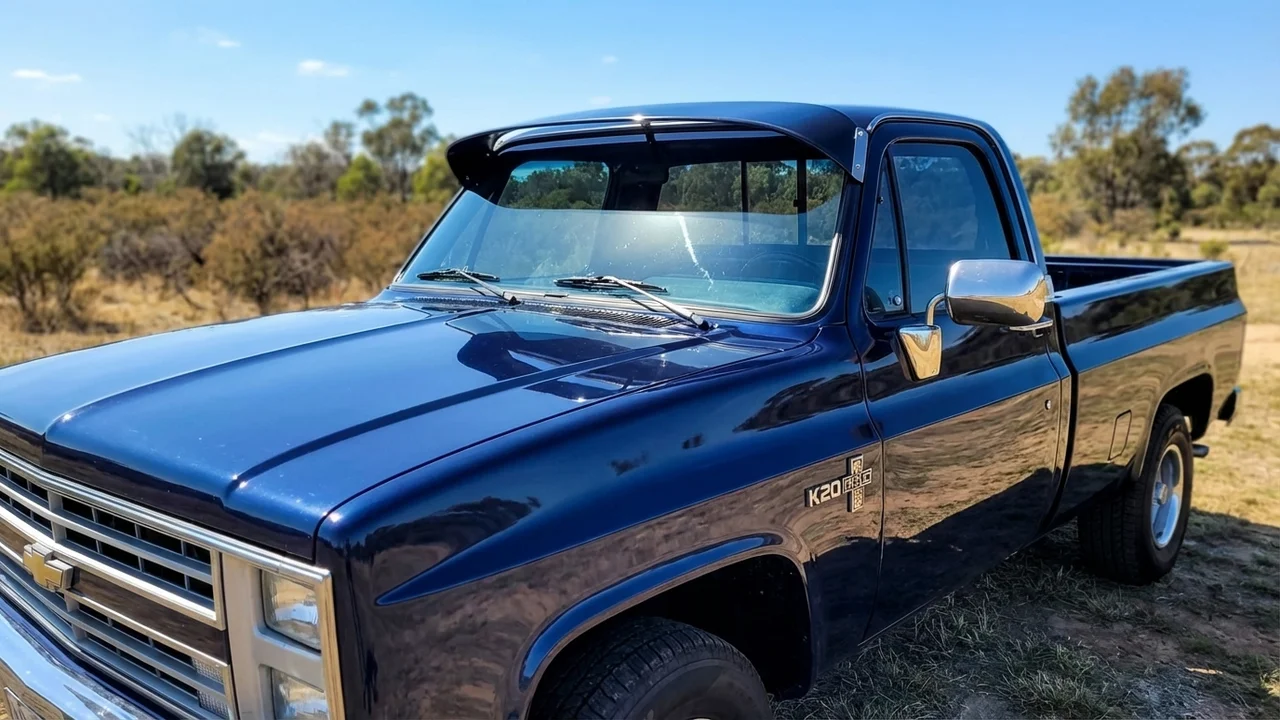 Chevrolet 428 Windscreen Sunvisor - 1