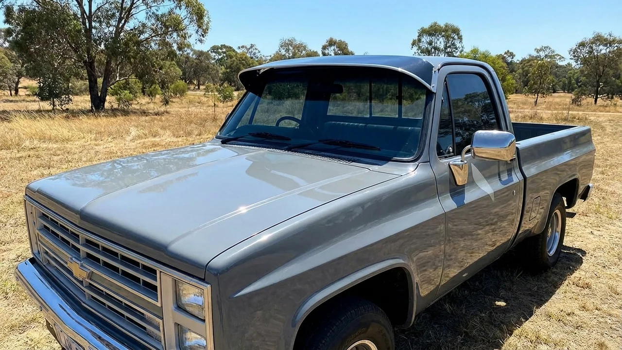 Chevrolet 428 Windscreen Sunvisor - 1