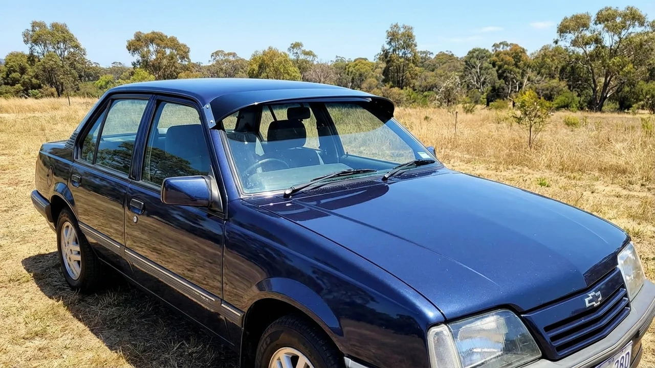 Chevrolet 428 Windscreen Sunvisor - 1