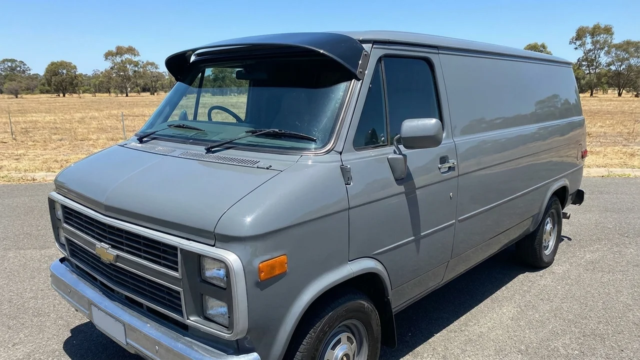 Chevrolet 428 Windscreen Sunvisor - 1