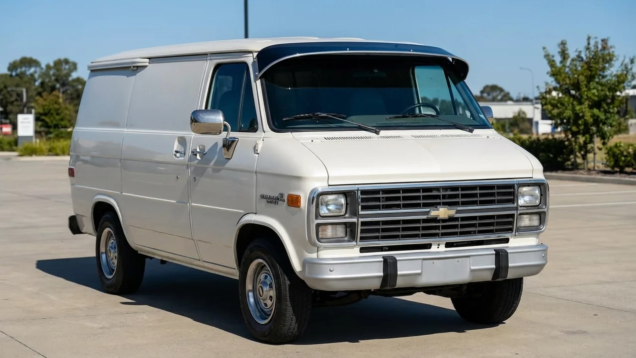 Chevrolet 428 Windscreen Sunvisor - 1