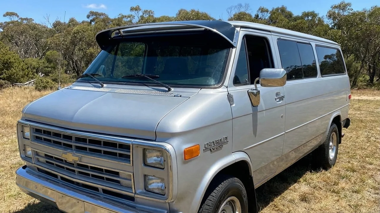 Chevrolet 428 Windscreen Sunvisor - 1