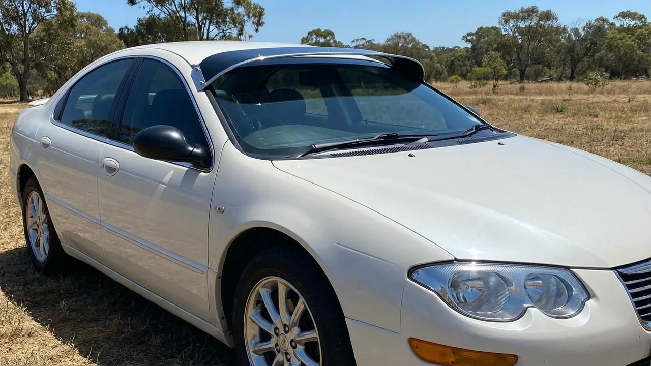 Chrysler 428 Windscreen Sunvisor - 1