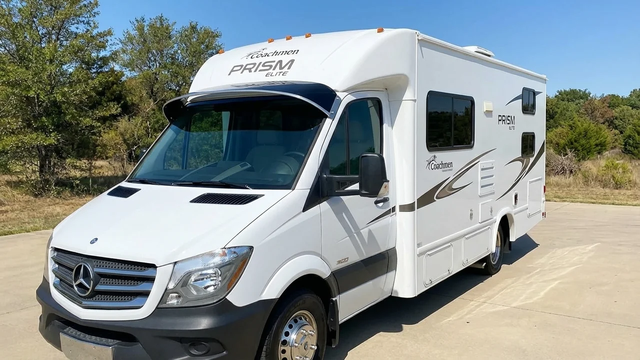 Coachmen 428 Windscreen Sunvisor - 1