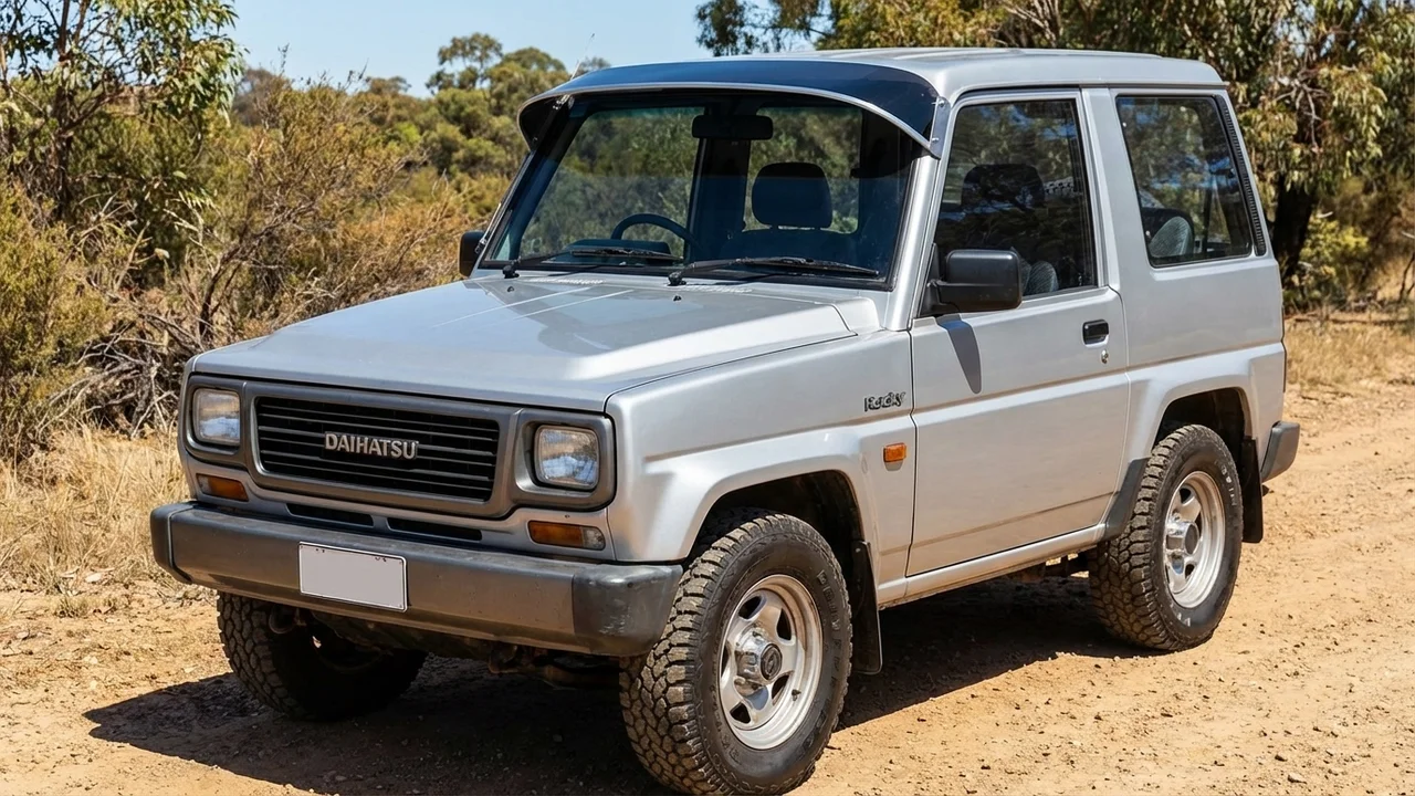 Daihatsu 428 Windscreen Sunvisor - 1