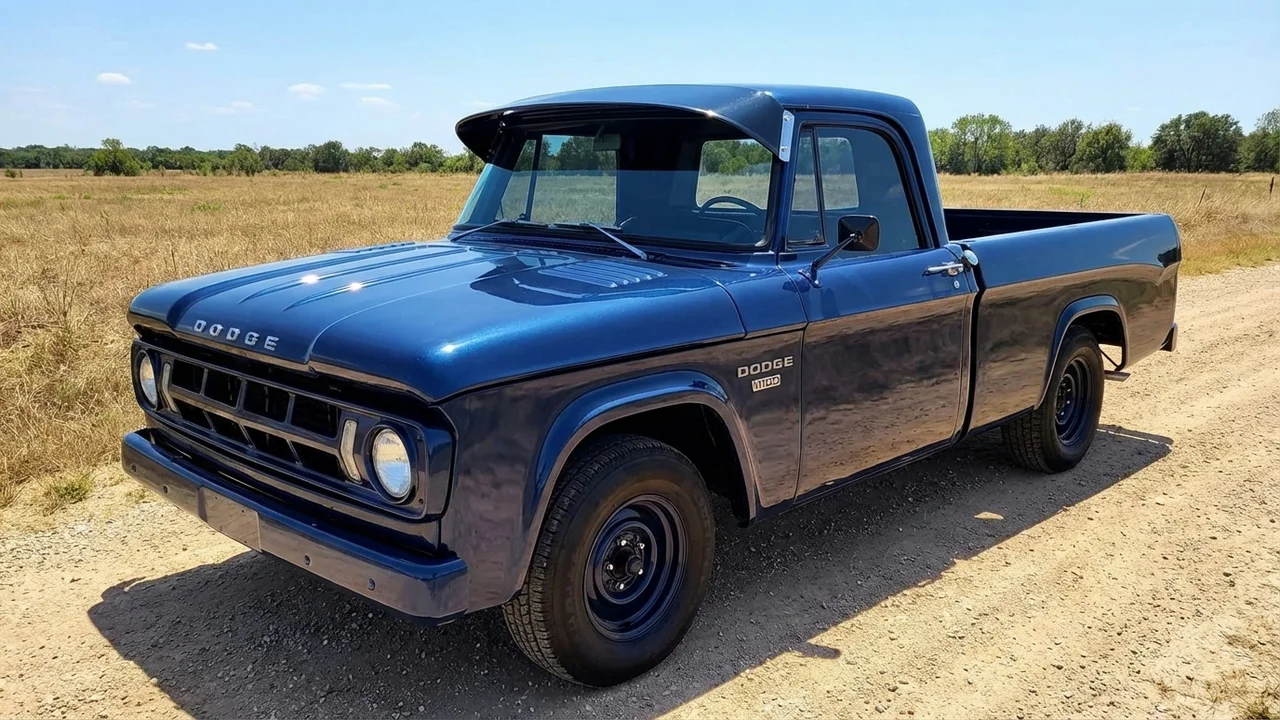 Dodge 428 Windscreen Sunvisor - 1