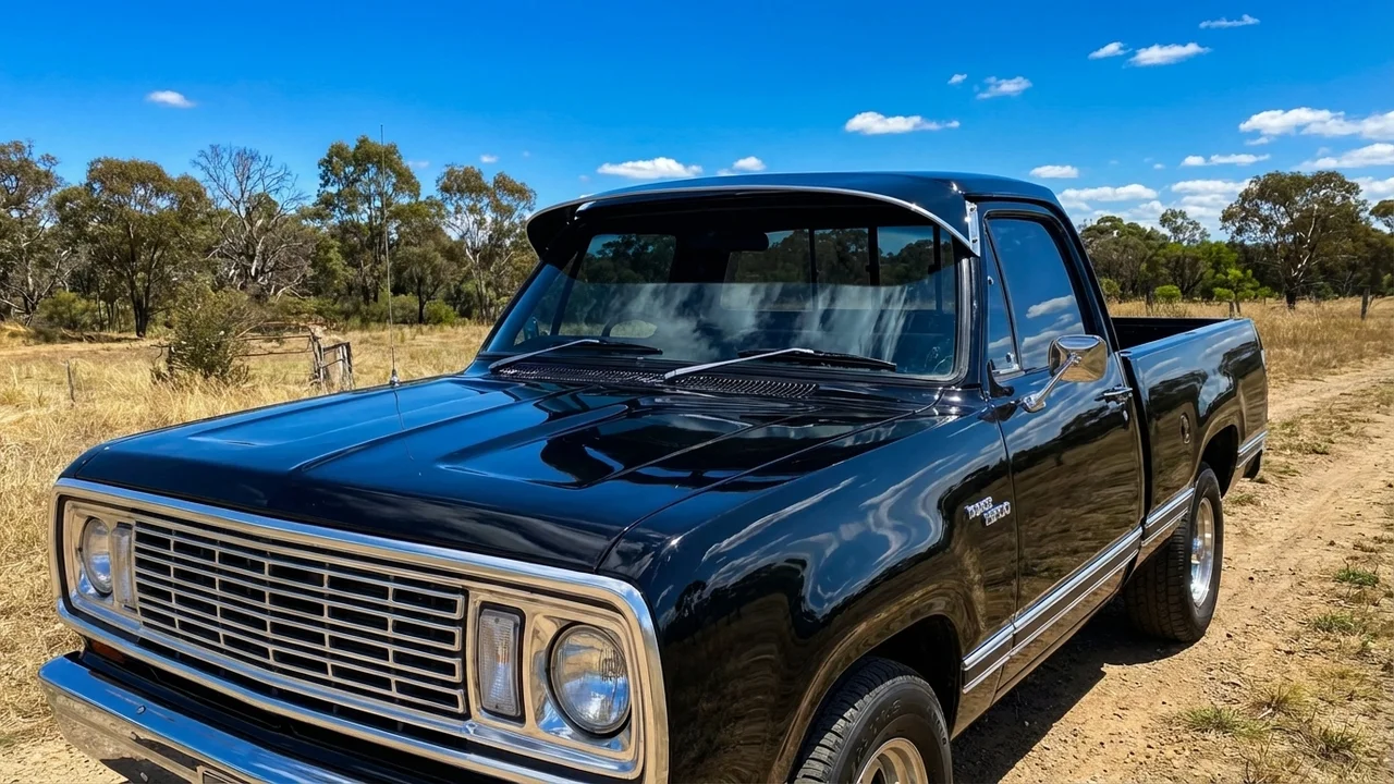 Dodge 428 Windscreen Sunvisor - 1