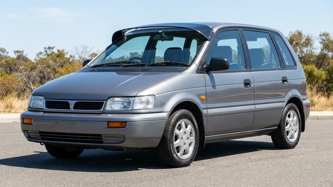 Eagle 428 Windscreen Sunvisor - 1