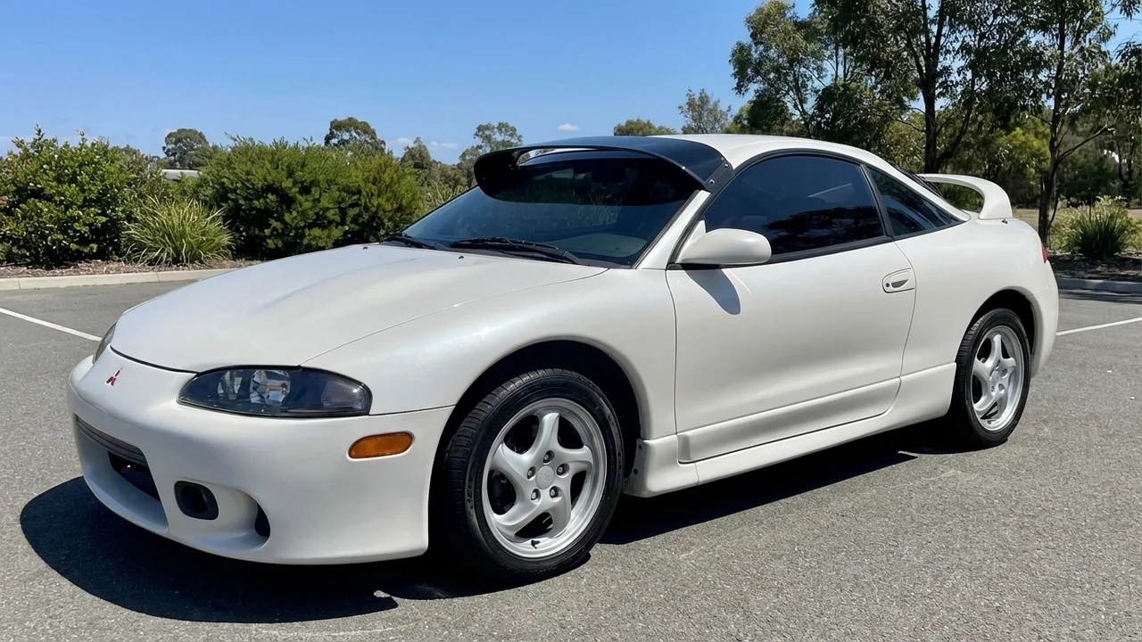 Eagle 428 Windscreen Sunvisor - 1