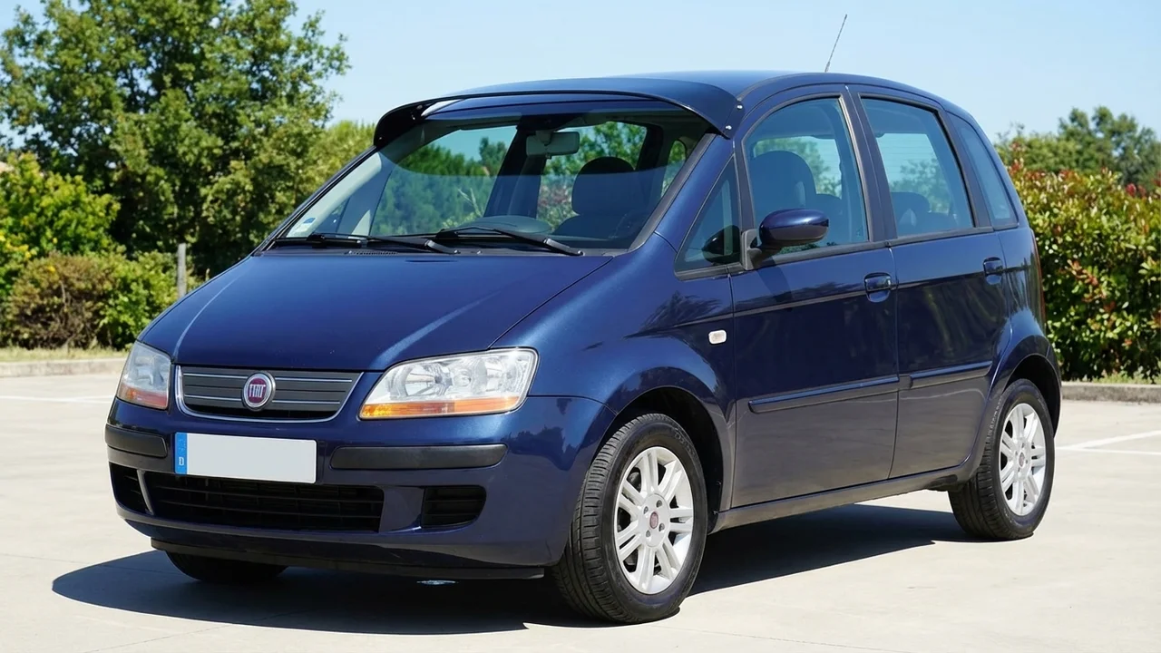 Fiat 428 Windscreen Sunvisor - 1