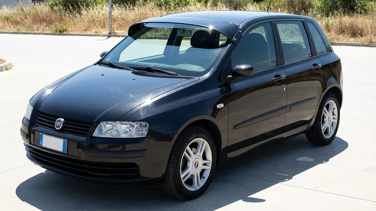 Fiat 428 Windscreen Sunvisor - 1