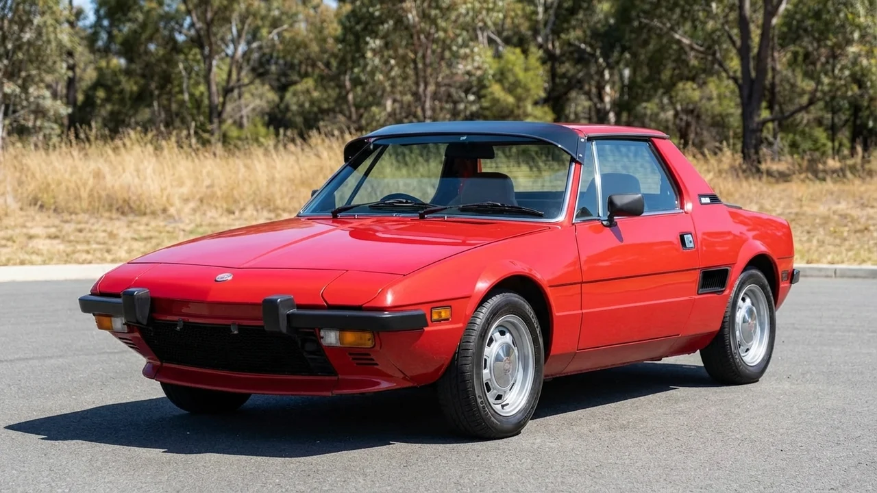 Fiat 428 Windscreen Sunvisor - 1