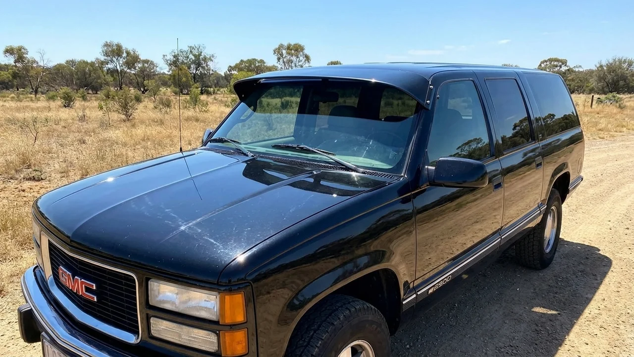 GMC 428 Windscreen Sunvisor - 1