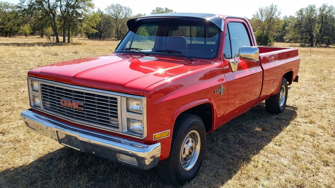 GMC 428 Windscreen Sunvisor - 1