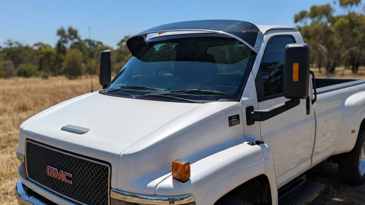 GMC 428 Windscreen Sunvisor - 1