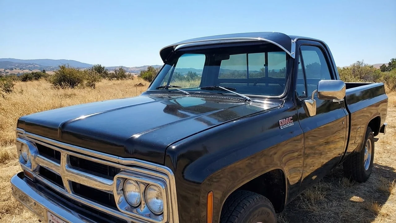 GMC 428 Windscreen Sunvisor - 1