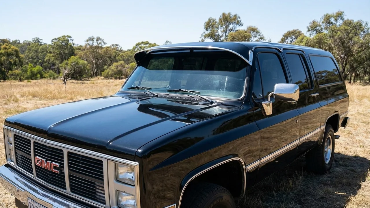 GMC 428 Windscreen Sunvisor - 1