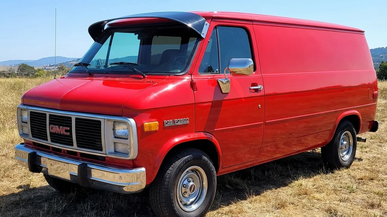 GMC 428 Windscreen Sunvisor - 1