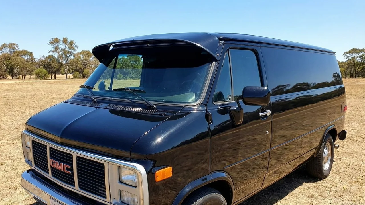 GMC 428 Windscreen Sunvisor - 1