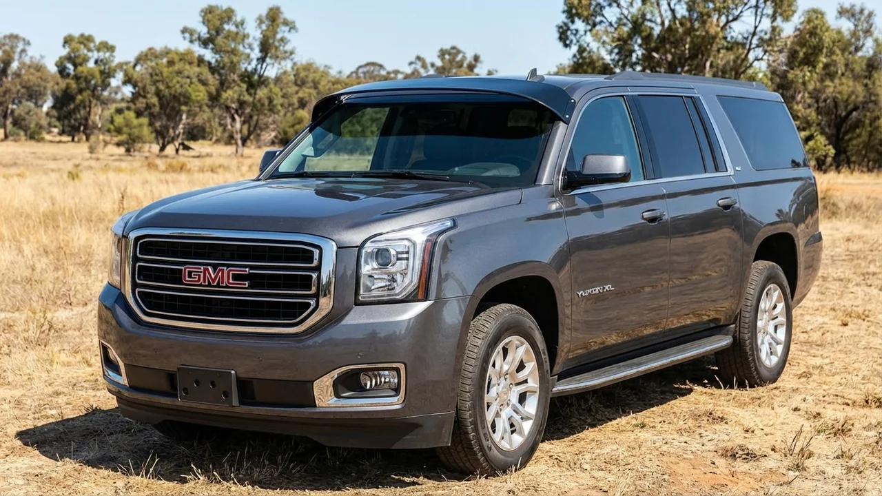 GMC 428 Windscreen Sunvisor - 1