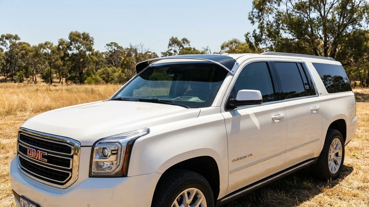 GMC 428 Windscreen Sunvisor - 1