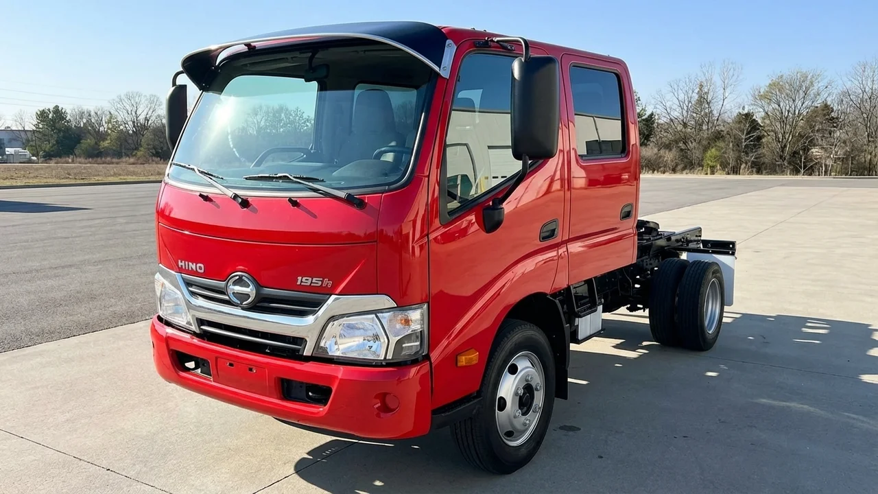 Hino 428 Windscreen Sunvisor - 1
