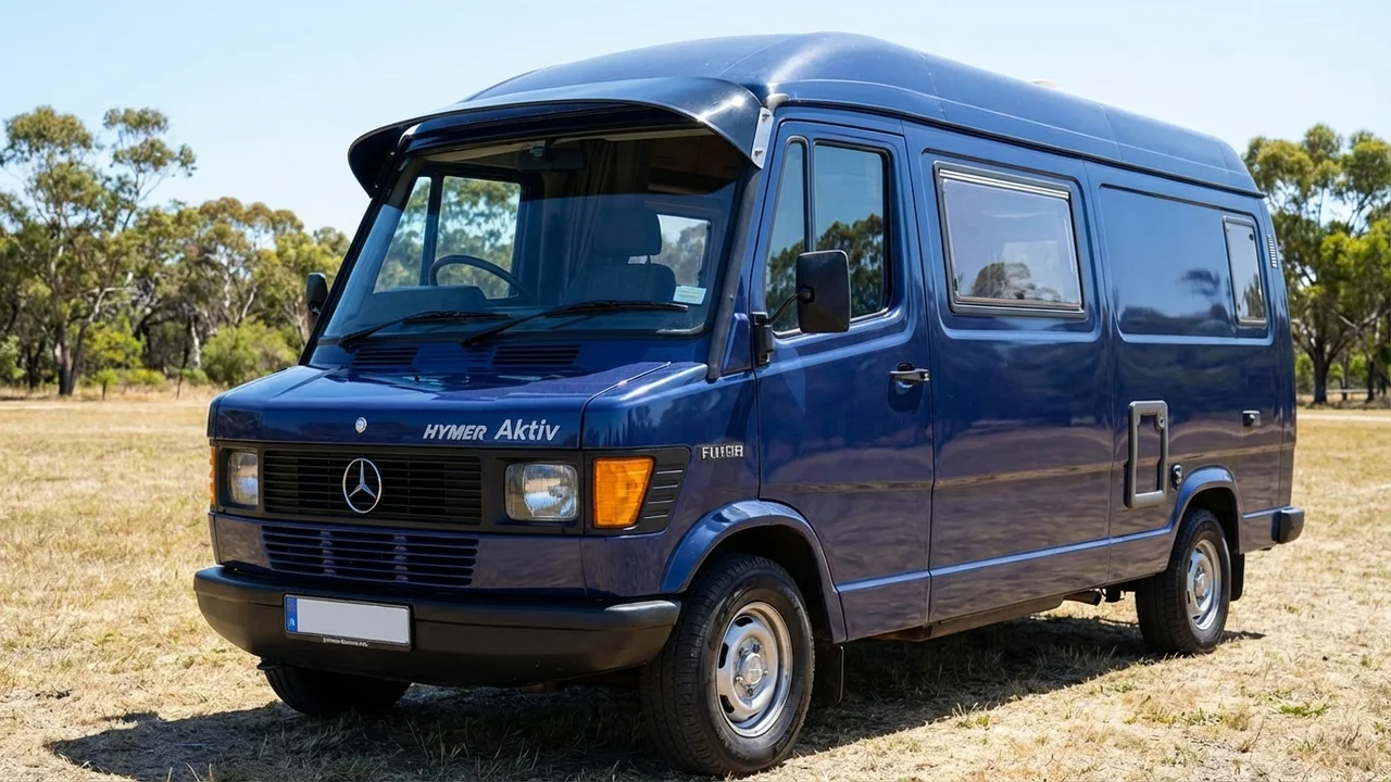 Hymer 428 Windscreen Sunvisor - 1