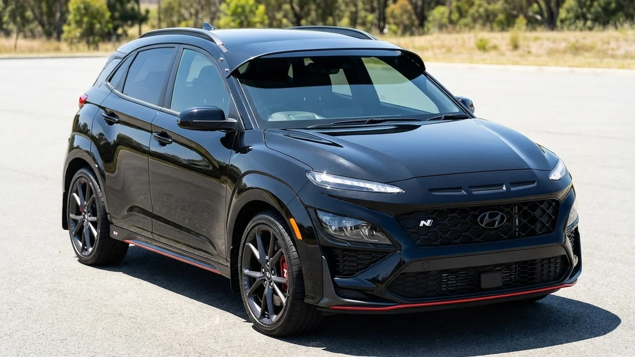 Hyundai 428 Windscreen Sunvisor - 1