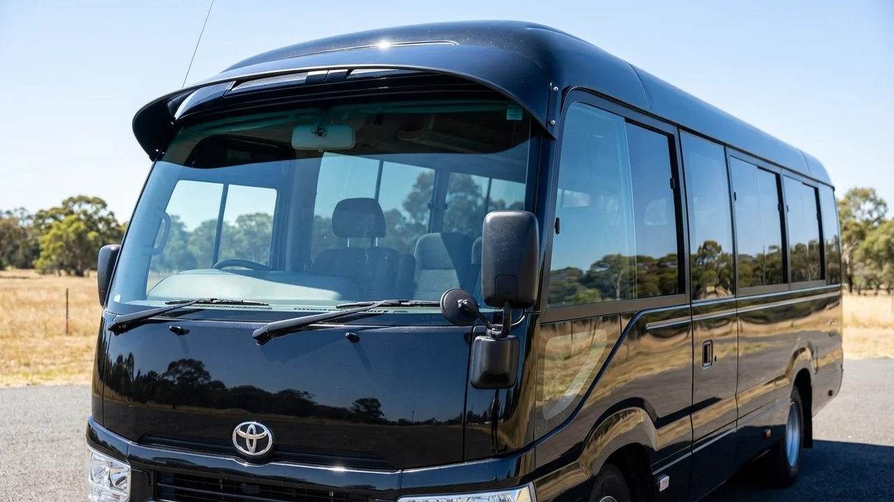 IC Corporation 428 Windscreen Sunvisor - 1