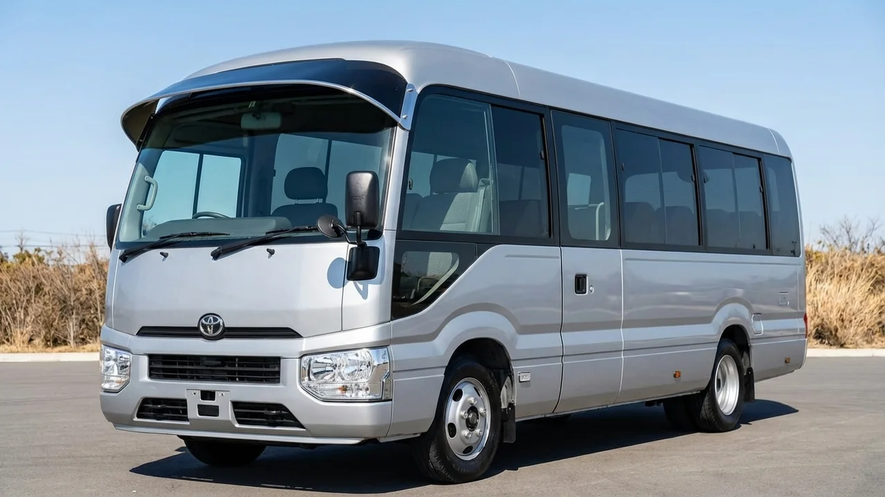 IC Corporation 428 Windscreen Sunvisor - 1