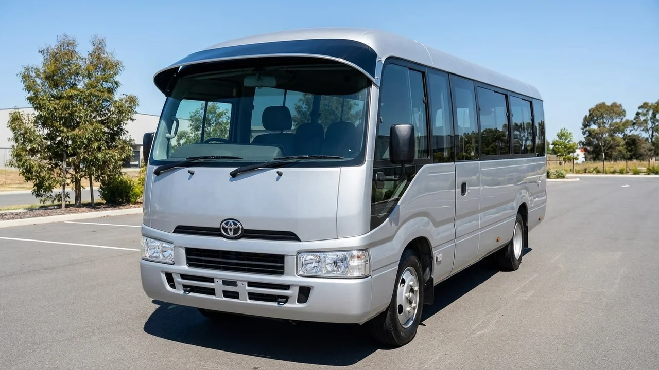 International 428 Windscreen Sunvisor - 1