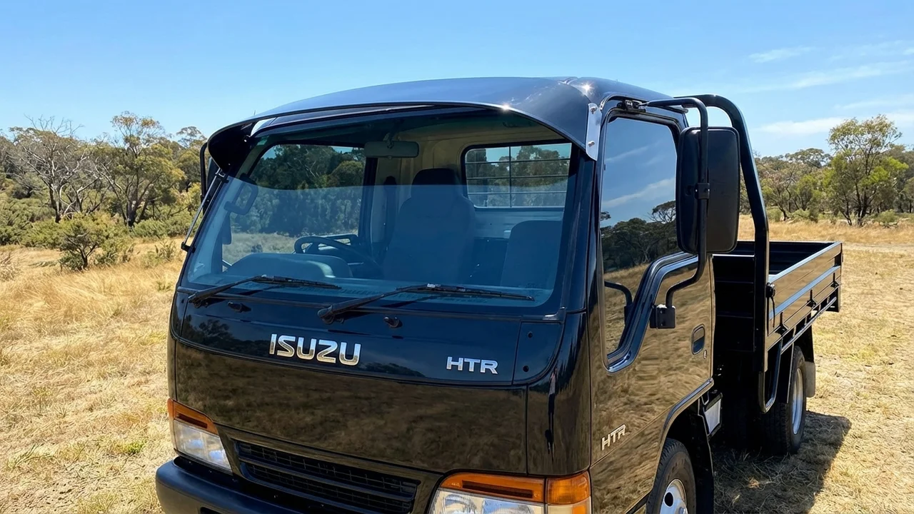 Isuzu 428 Windscreen Sunvisor - 1