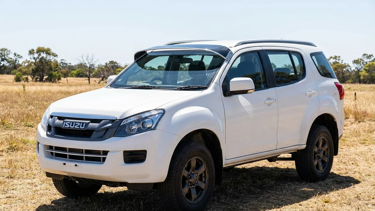 Isuzu 428 Windscreen Sunvisor - 1