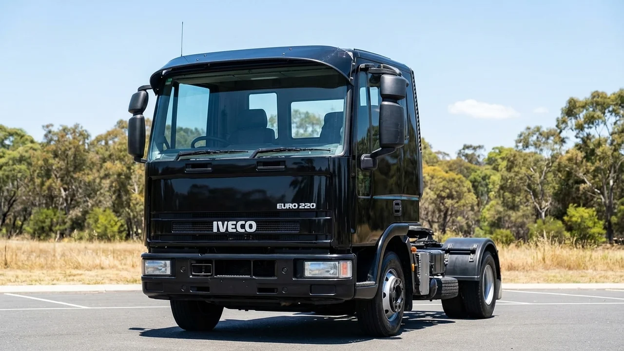 Iveco 428 Windscreen Sunvisor - 1