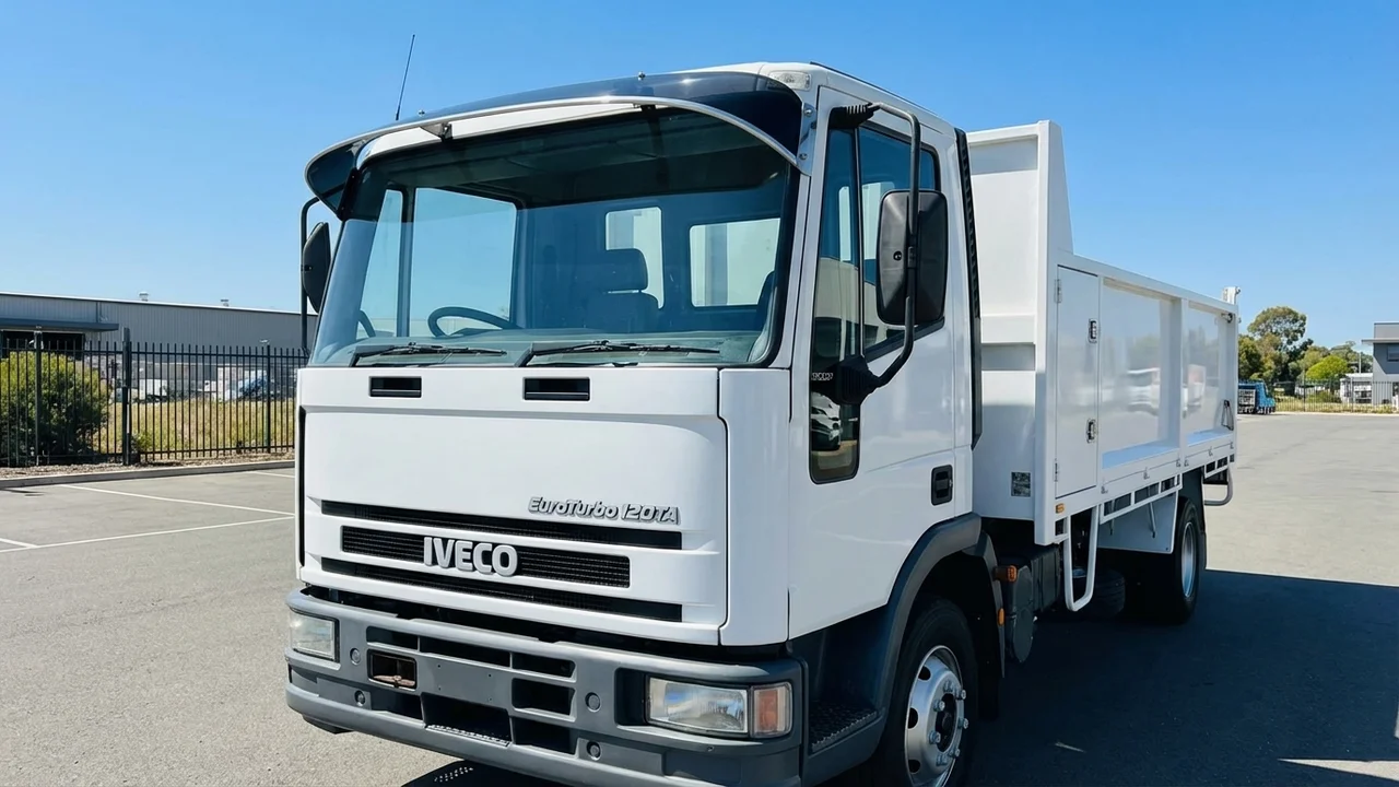 Iveco 428 Windscreen Sunvisor - 1