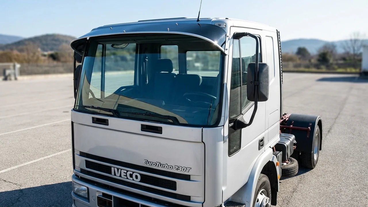 Iveco 428 Windscreen Sunvisor - 1