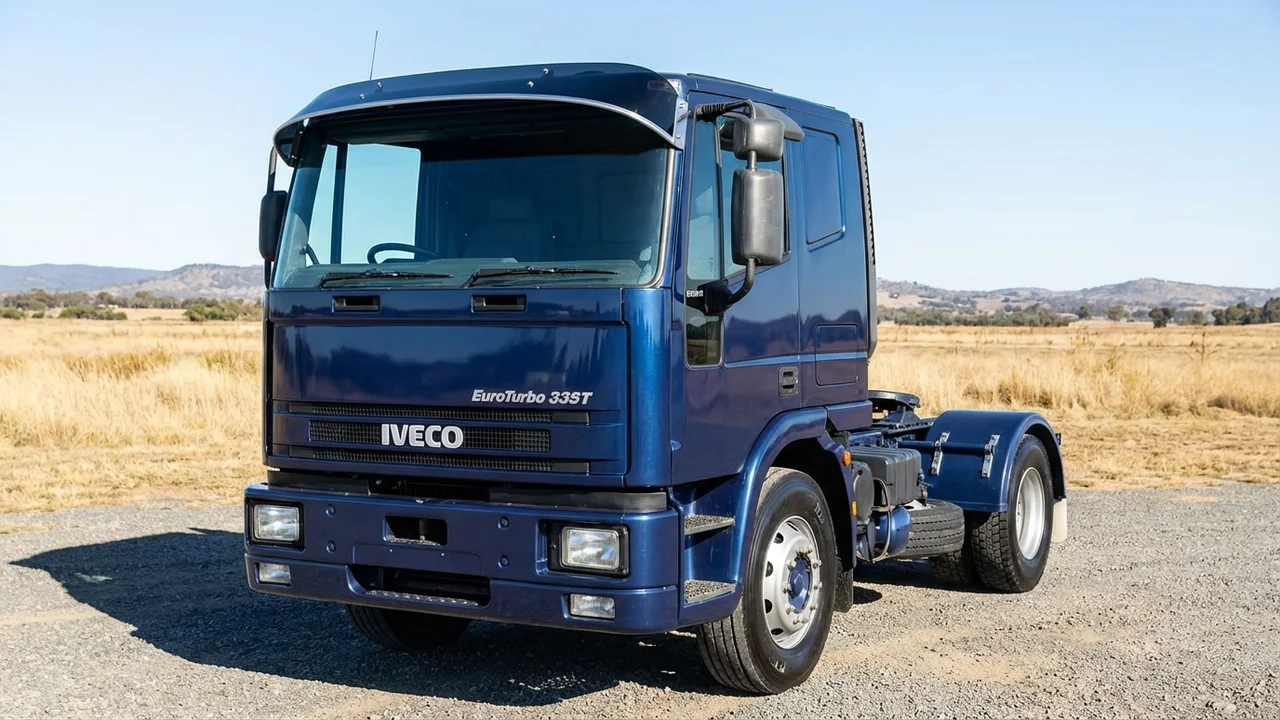 Iveco 428 Windscreen Sunvisor - 1