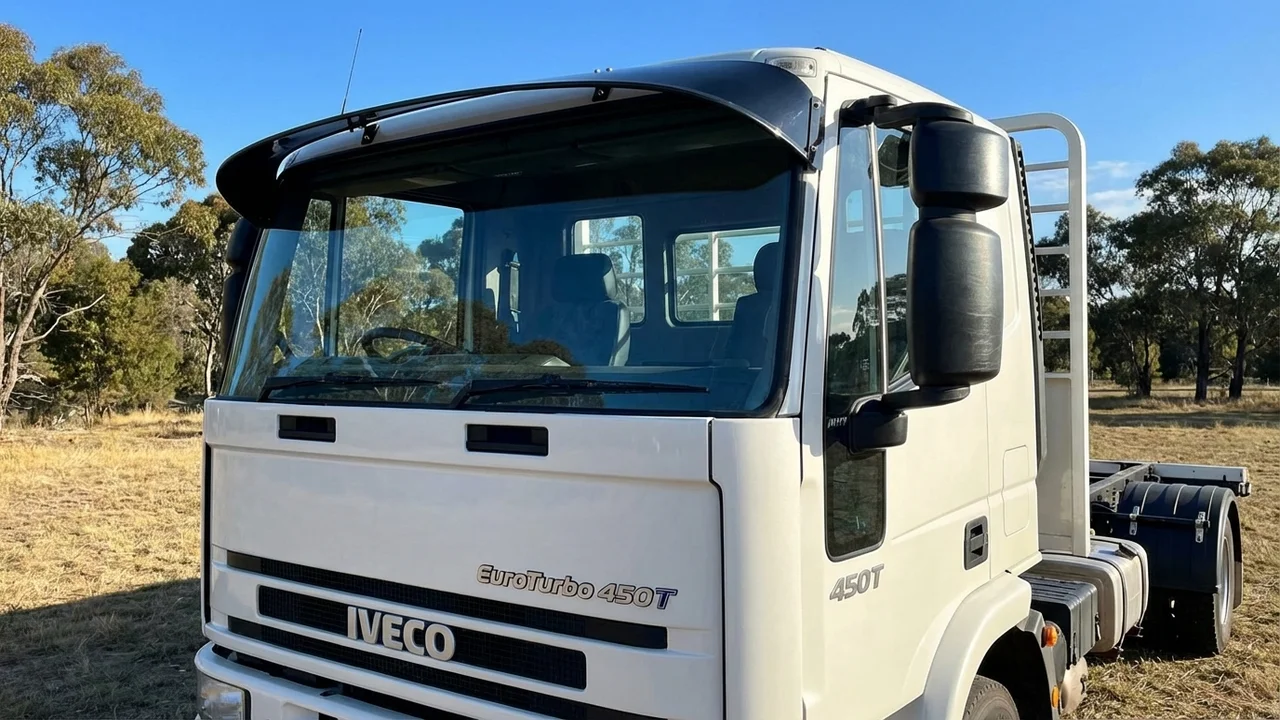 Iveco 428 Windscreen Sunvisor - 1