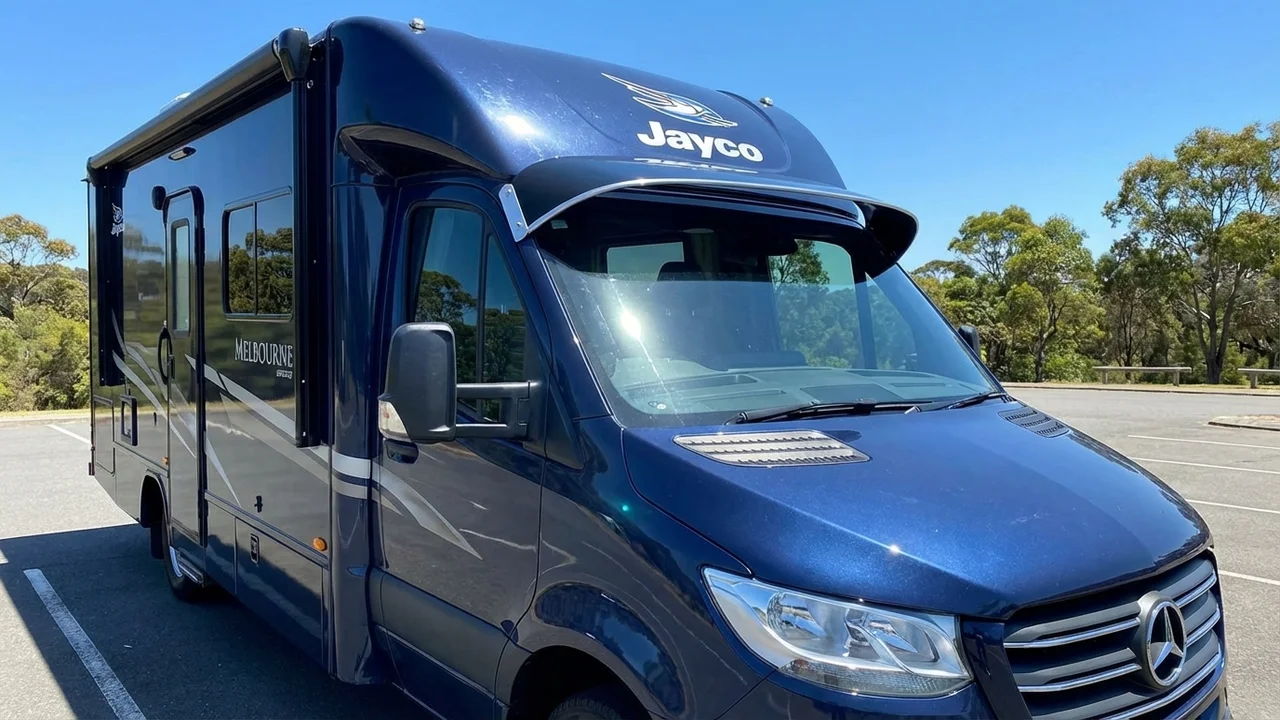Jayco 428 Windscreen Sunvisor - 1